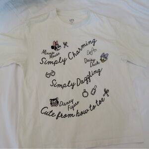 Disney‎ Uniqlo - White Embroidered Graphic T-Shirt - size Medium